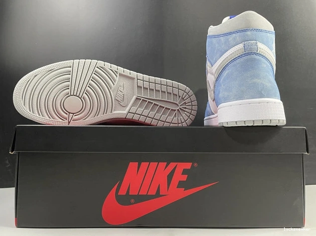 Reps LUCY 3603 555088- Retro Sustainable Hyper Grey Jordan1 Smoke Royal 1013